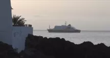 Stire din Actualitate : Mai mulți pasageri au fost evacuați de pe nava aflată în carantină din cauza hantavirusului