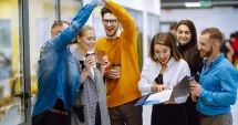 Stire din Actualitate : De ce refuză tinerii români să muncească în timpul studiilor. Doar 2% au job