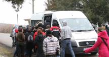 Stire din Politică-Administrație : Microbuzele maxi-taxi, condiții inumane pentru călători. Navetiștii din jurul Constanței cer transport RATC