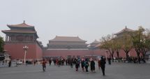 Stire din Social : MAE salută eliminarea temporară a obligativităţii vizei pentru românii care călătoresc în China