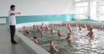 Stire din Sănătate : Hidrokinetoterapia cu apă  din Lacul Techirghiol face minuni.  Pentru ce afecțiuni sunt recomandate aceste tipuri de băi