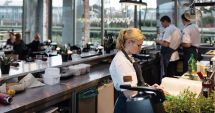 Stire din Social : Companiile caută angajați pentru sărbători! Iată care sunt cele mai căutate meserii