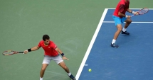 Stire din Sport : Horia Tecău joacă cu trofeul pe masă. Simona Halep s-a oprit în semifinală