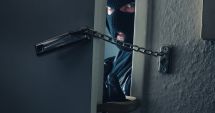 Stire din Actualitate : Perioada sărbătorilor e și sezonul hoților, avertizează poliţiştii şi specialiştii cibernetici. La ce să fiţi atenţi