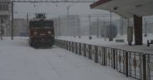Stire din Social : CFR Călători a anulat încă șase trenuri, din cauza ninsorii și viscolului