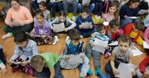 Stire din Cultură-Educație : I-au convins să meargă la școală!