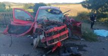 Stire din Eveniment : Un mort şi trei răniţi într-un accident rutier grav