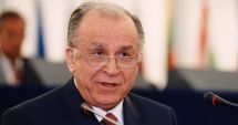 Stire din Actualitate : Cortegiul lui Ion Iliescu a ajuns la Palatul Cotroceni. Românii îi vor putea aduce un omagiu. Reguli stricte pentru public