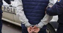 Stire din Eveniment : Fost polițist, arestat după ce și-a șantajat iubita cu 21 de ani mai mare