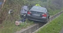Stire din Eveniment : Imagini dramatice de la accidentul în care un tânăr a ars de viu, iar alţi doi se zbat între viaţă şi moarte