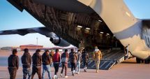 Stire din Actualitate : A început marea deportare în SUA. Imigranți ilegali îmbarcați în avioane militare