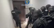 Stire din Eveniment : Caz grav de violență domestică. O mamă și copilul ei de un an, ținuți cu forța într-o locuință