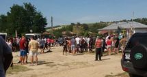 Stire din Monden : Șoferul care a intrat cu mașina într-un grup de copii, în parc, reținut!