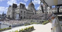 Stire din Actualitate : Papa Francisc le-a cerut maghiarilor să nu închidă porțile migranților