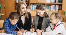 Stire din Cultură-Educație : Elevii români din Ucraina vor primi burse de studiu