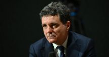 Stire din Politică-Administrație : Nicușor Dan anunţă că miercuri încep discuțiile cu partidele pentru formarea noului guvern