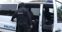 Stire din Eveniment : Doi tineri sunt cercetați după ce au șantajat o minoră de 14 ani să întrețină relații intime cu ei