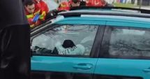 Stire din Eveniment : Un şofer a intrat cu maşina în ambulanţele SMURD care veniseră să-l ajute după un alt accident