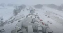 Stire din Actualitate : Carambol cu peste 100 de mașini implicate în Michigan, în timpul unei furtuni de zăpadă