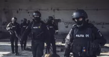 Stire din Eveniment : Descinderi de amploare în Dâmbovița și Ilfov. Rețea de proxenetism, șantaj și camătă vizată de anchetatori