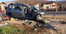 Stire din Eveniment : Mama și fiu, răniți într-un grav accident rutier