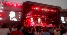 Stire din Monden : Robbie Williams, spectacol incendiar în România