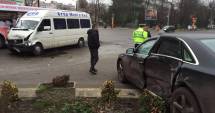 Stire din Eveniment : Galerie foto. Accident de microbuz la Constanța. TREI VICTIME!