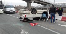 Stire din Eveniment : GALERIE FOTO / Accident rutier între Năvodari și Mamaia. S-a răsturnat cu mașina, după ce a pierdut controlul volanului