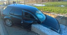Stire din Eveniment : GALERIE FOTO / ACCIDENT TERIBIL LA CONSTANȚA, din cauza unui șofer care a virat la stânga, peste linia dublă continuă