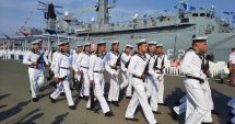 Stire din Eveniment : FOTOREPORTAJ. ZIUA MARINEI LA CONSTANŢA. Desfășurare de forţe, acum, la marea festivitate