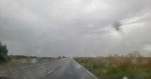 Stire din Eveniment : VIDEO. Ploaie torenţială la ieşirea din Ovidiu spre Mihail Kogălniceanu! Vizibilitate scăzută, trafic îngreunat
