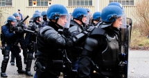 Stire din Actualitate : Proteste la Paris. Manifestație împotriva unui miting al Marinei Le Pen