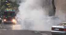Stire din Eveniment : O mașină a luat foc în mers. Șoferul și cei doi pasageri au reușit să se salveze în ultimul moment