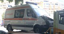 Stire din Eveniment : Ambulanță implicată într-un accident, în intersecție la ICIL. Autospeciala ducea un pacient la spital