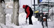 Stire din Eveniment : Atenţie la polei, la ţurţuri şi la bălţile îngheţate!