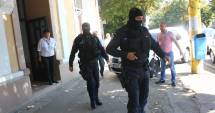 Stire din Eveniment : Percheziții la Constanța / Directoarea adjunctă a CJAS, ridicată de mascați