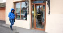 Stire din Eveniment : Cofetărie din zona Doi Cocoși, spartă de hoți
