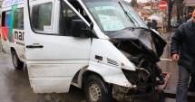 Stire din Eveniment : Galerie foto / ACCIDENT RUTIER GRAV în zona Spitalului Județean. 19 VICTIME