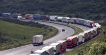 Stire din Actualitate : Zeci de migranți, găsiți într-un camion înmatriculat în România!