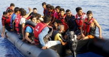 Stire din Actualitate : La un pas de moarte. Mii de imigranți, salvați din apele mării