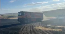 Stire din Eveniment : Zi de foc pentru pompierii tulceni. Salvatorii au intervenit la patru incendii de vegetație