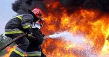 Stire din Eveniment : Casă în flăcări la Valu lui Traian