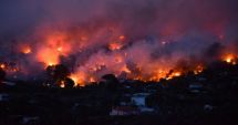 Stire din Actualitate : O mie de turiști evacuați din calea incendiilor din insula Samos, Grecia