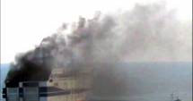 Stire din Actualitate : Feribot cu 170 de parsoane la bord, în flăcări, în Marea Mediterană