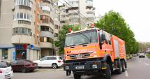 Stire din Eveniment : APARTAMENT ÎN FLĂCĂRI! Unde intervin pompierii