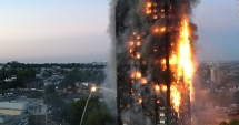 Stire din Actualitate : Incendiu devastator la Londra.  Un bloc turn a ars din temelii