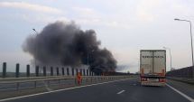 Stire din Eveniment : Pericol de explozie pe Autostrada A1! O cisternă cu benzină s-a răsurnat