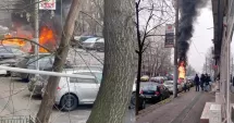 Stire din Eveniment : Incendiu de proporții pe un bulevard important. O persoană a murit