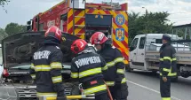 Stire din Eveniment : Incendiu la un autoturism. Flăcările au izbucnit în compartimentul motor