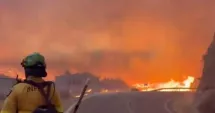Stire din Actualitate : Cel puțin 12 morți într-un incendiu devastator din Spania. Oameni găsiți carbonizați în mașini